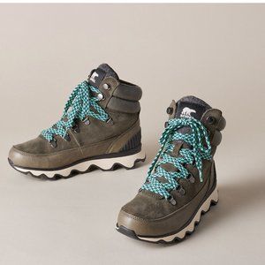 NWT! Sorel Kinetic Conquest Boots. Size 6.5